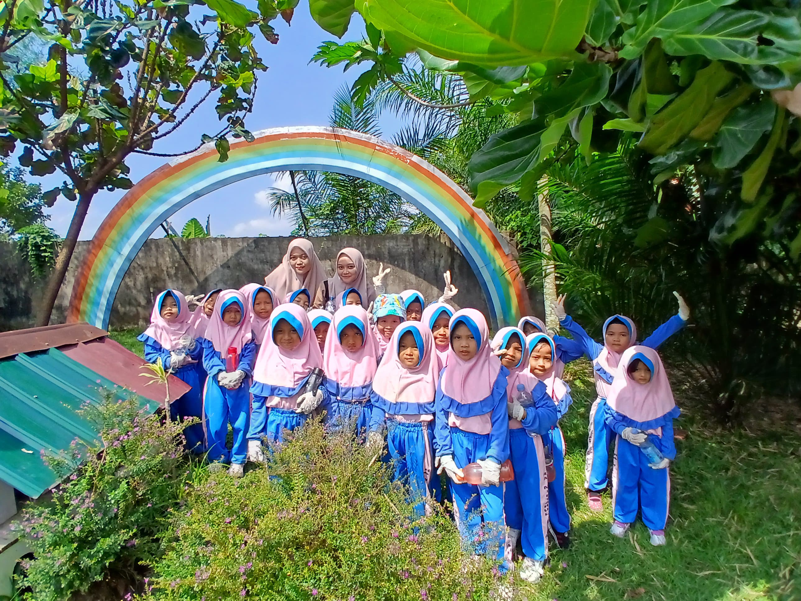 Kegiatan Outing Class RA Miftahul Falah Diski